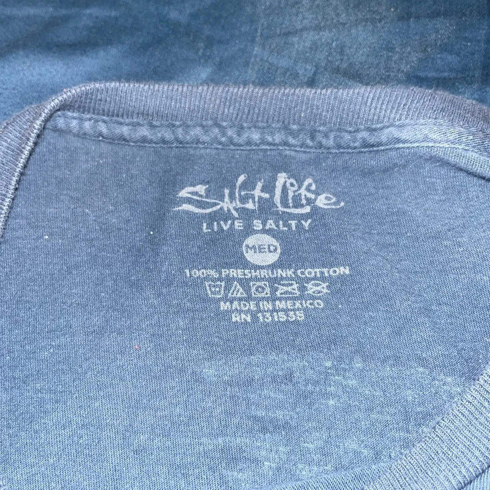 Salt Life t-shirt Medium. - Picture 4 of 6